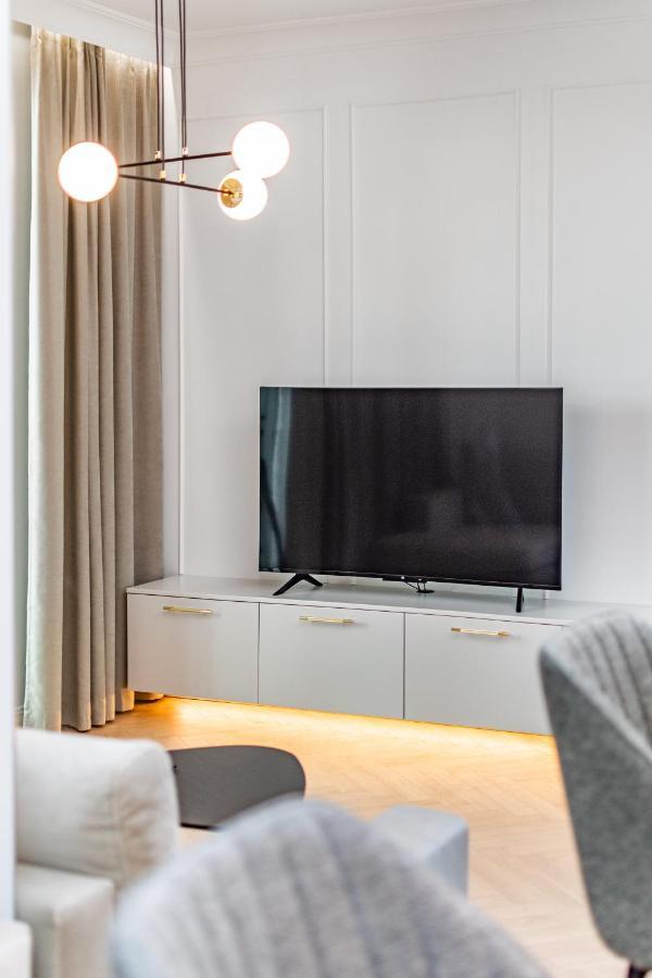 Aleja Solidarnosci 60b Apartment Warsaw